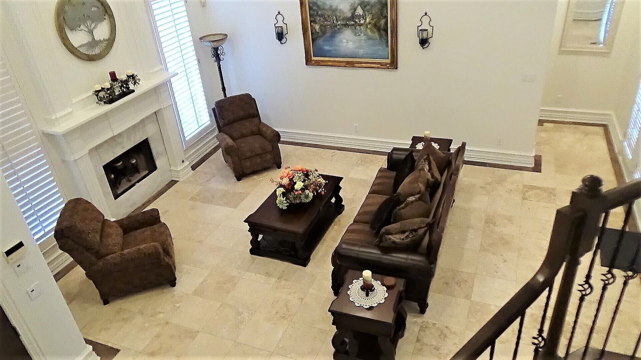 Photo of Livingroom in McLendon-Chisholm