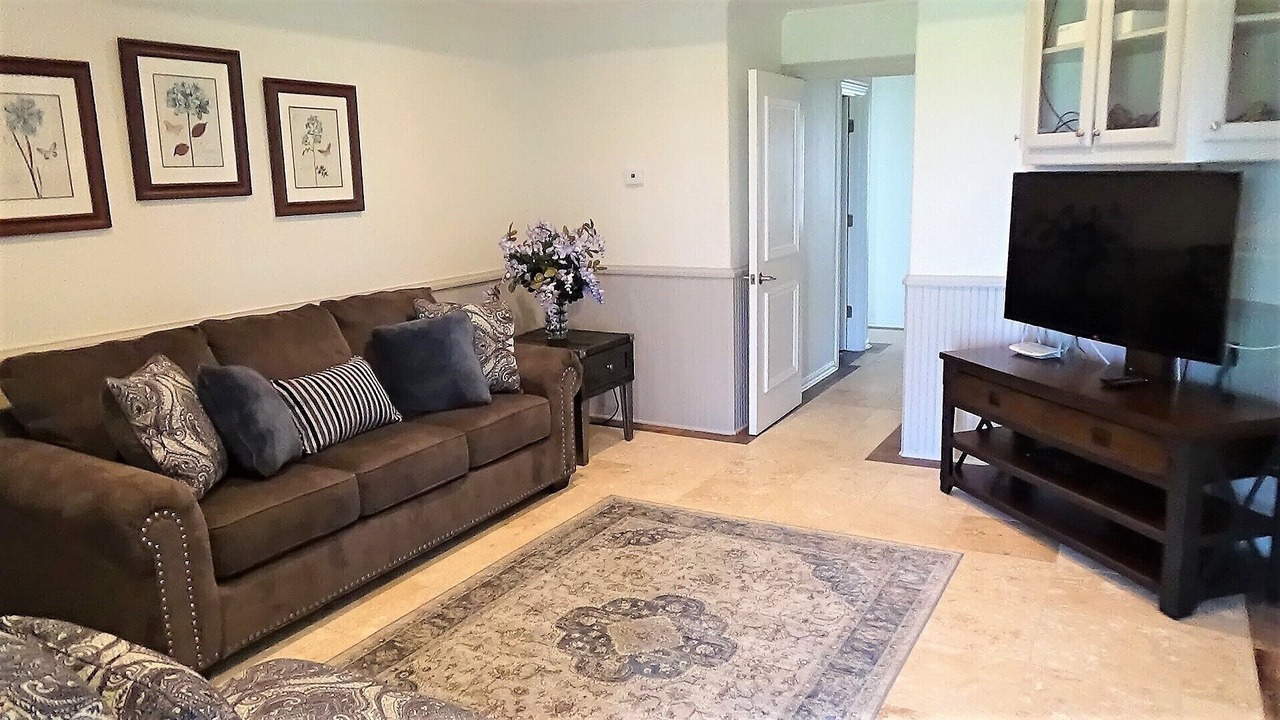 Photo of Bedroom in McLendon-Chisholm