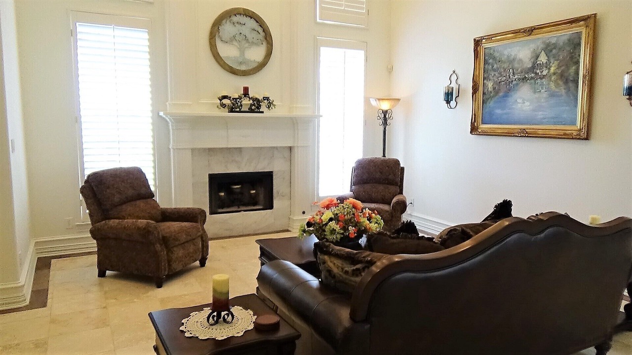 Photo of Livingroom in McLendon-Chisholm