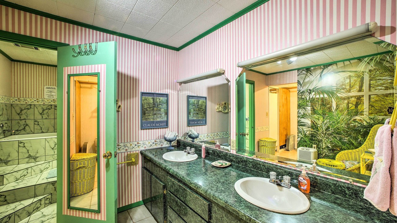 Photo of Bathroom in Compton