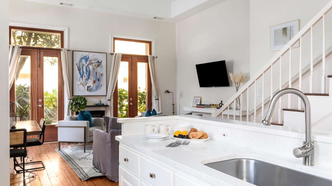 Photo of Livingroom in Charleston Historic District