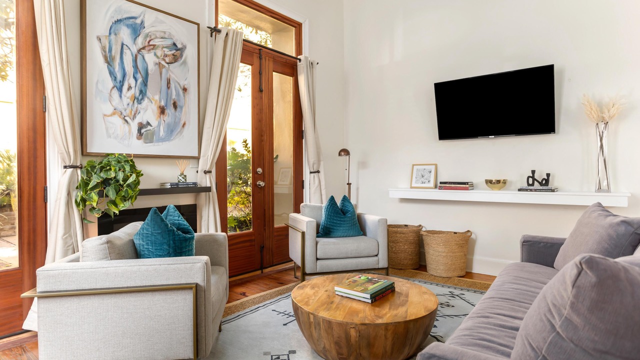 Photo of Livingroom in Charleston Historic District