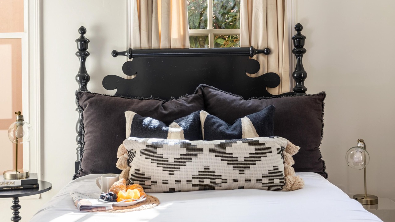 Photo of Bedroom in Charleston Historic District
