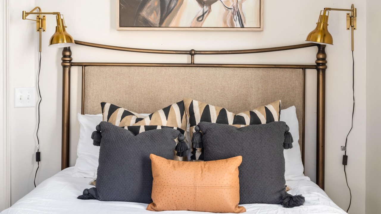 Photo of Bedroom in Charleston Historic District