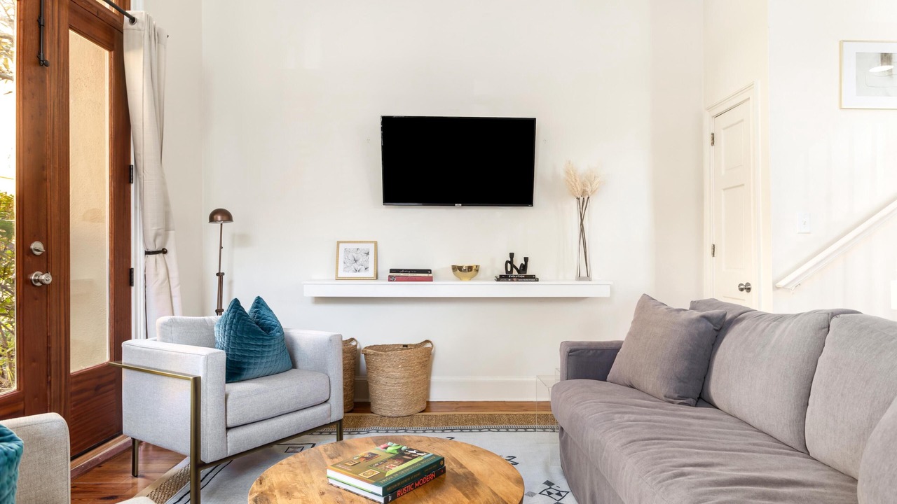 Photo of Livingroom in Charleston Historic District