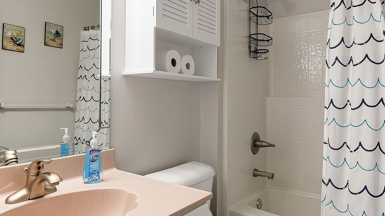 Photo of Bathroom in East Ocean View