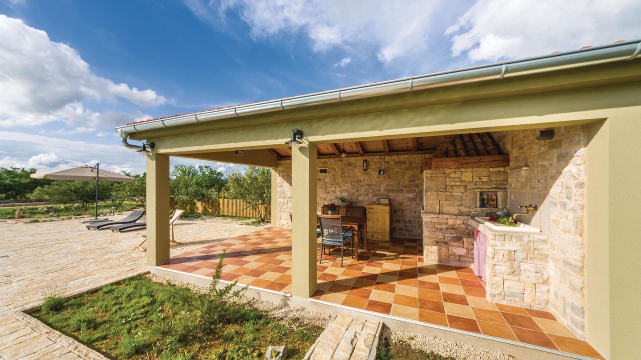 Photo of Outdoor in Tinj
