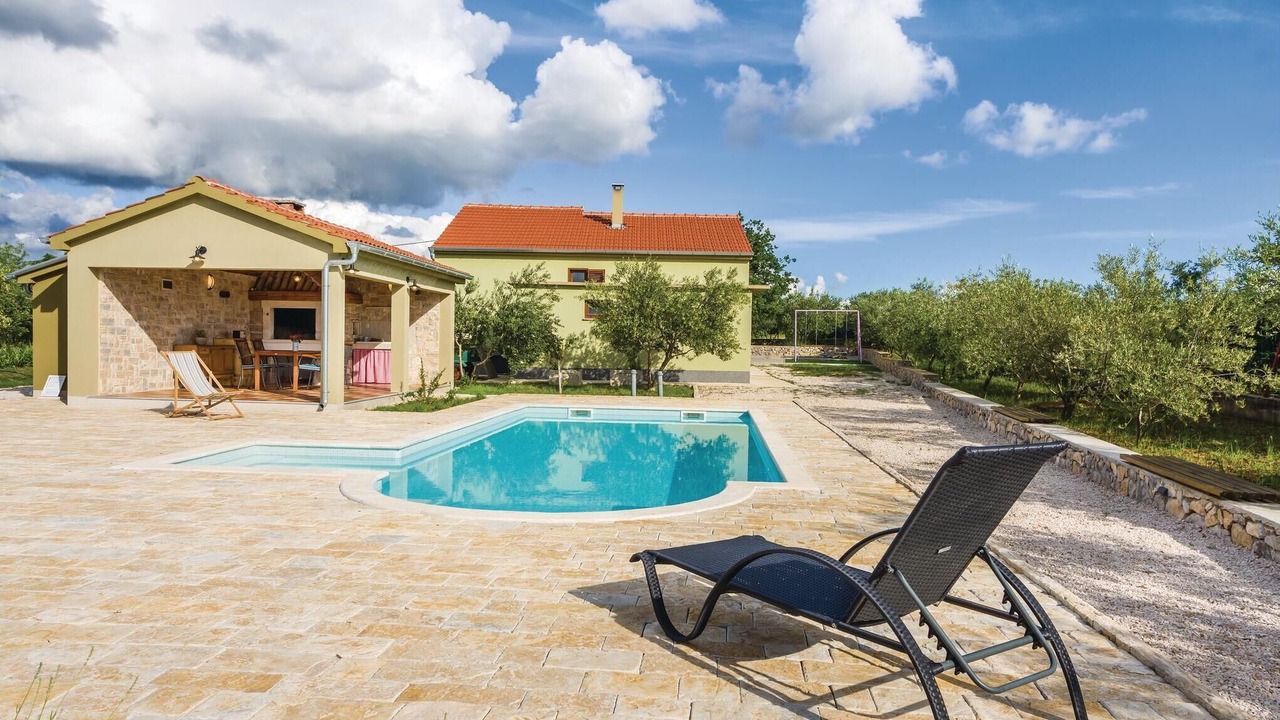 Photo of Outdoor in Tinj