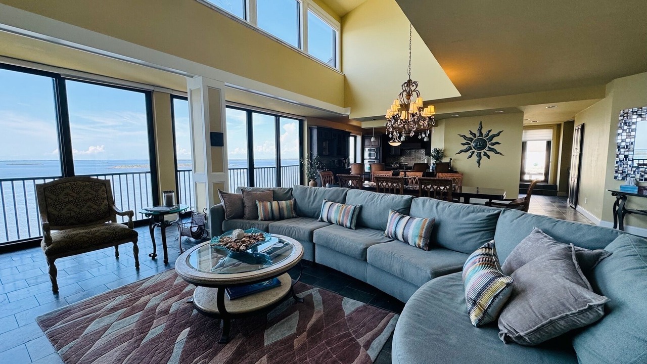 Photo of Livingroom in Punta Rassa