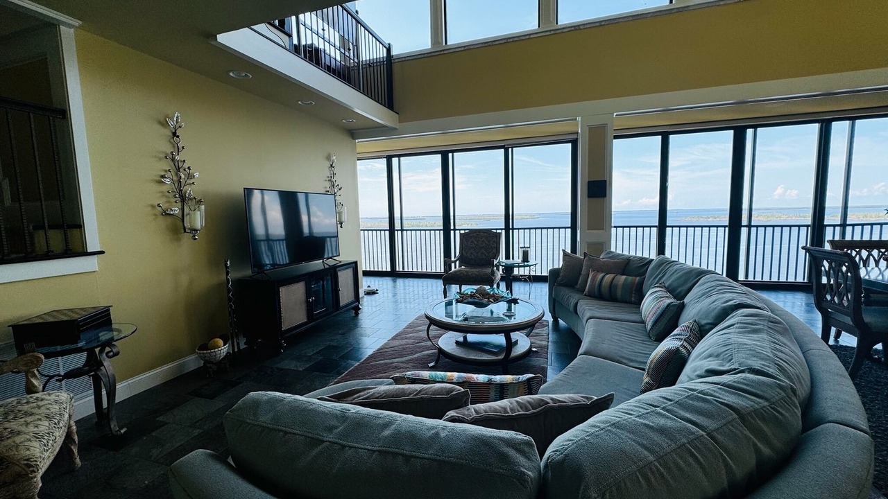 Photo of Livingroom in Punta Rassa