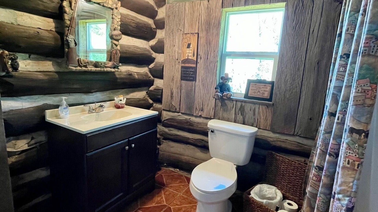 Photo of Bathroom in Steelville