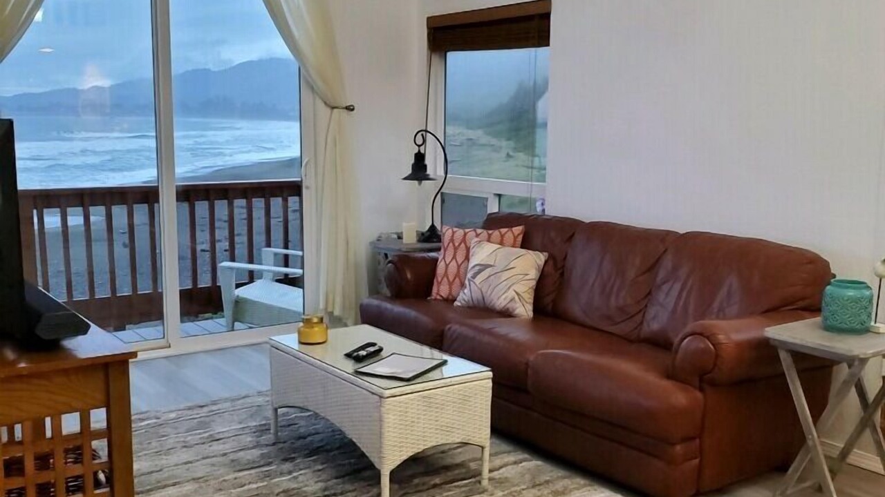 Photo of Livingroom in Smith River