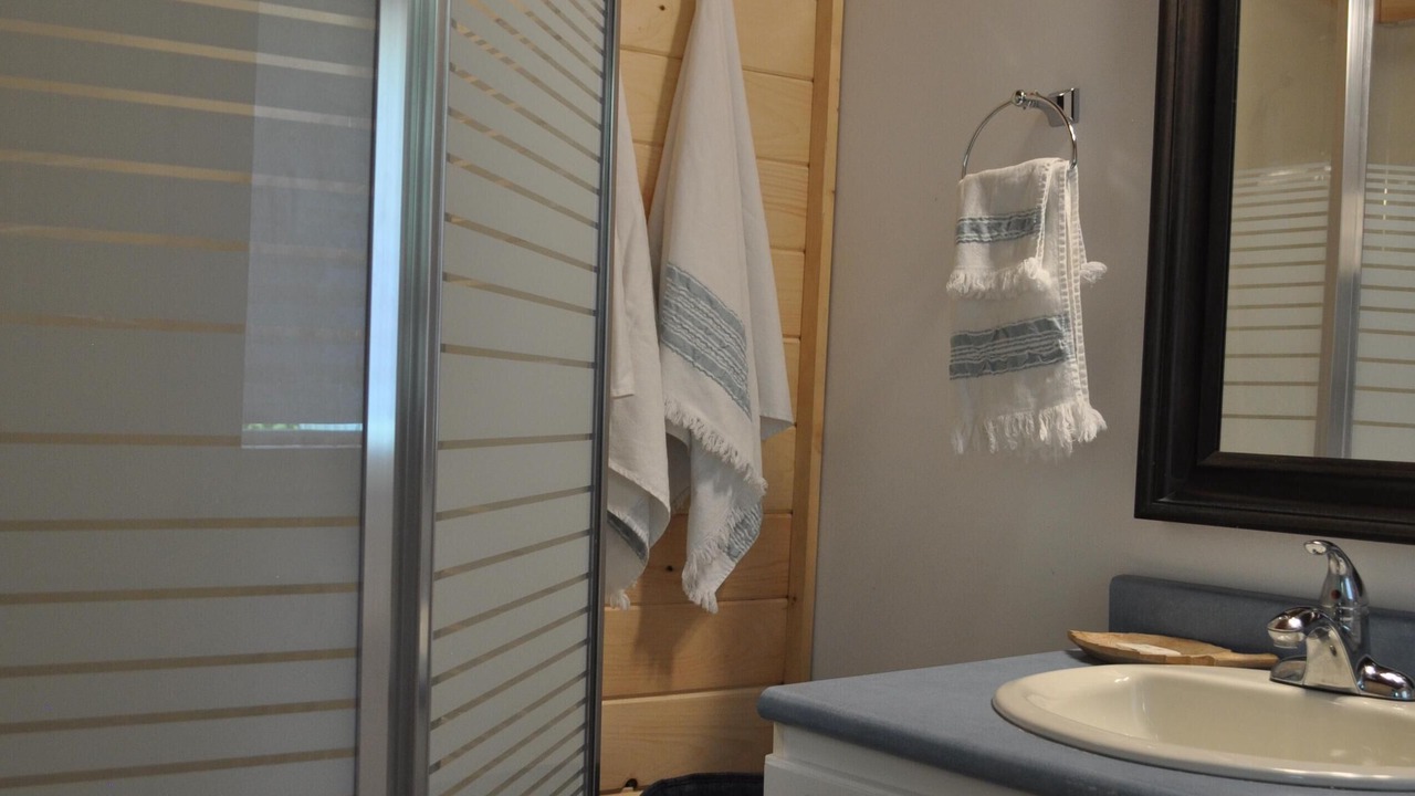 Photo of Bathroom in Shuniah