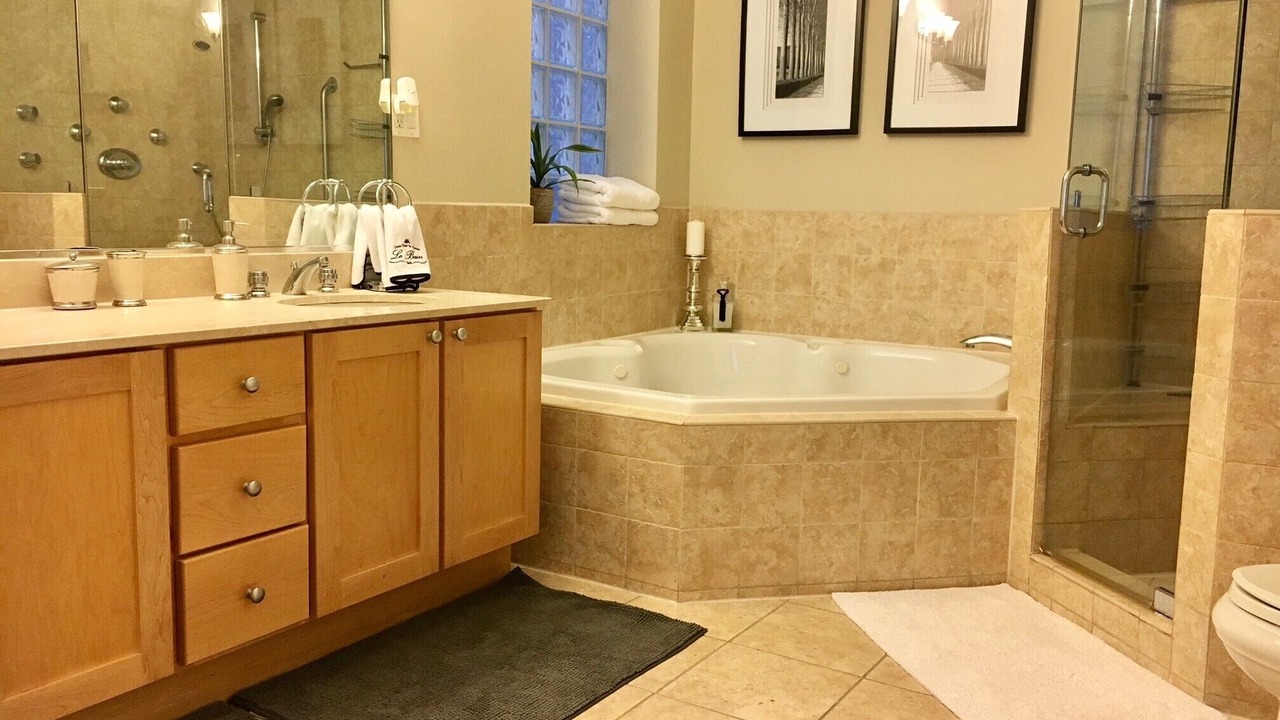 Photo of Bathroom in Noble Square