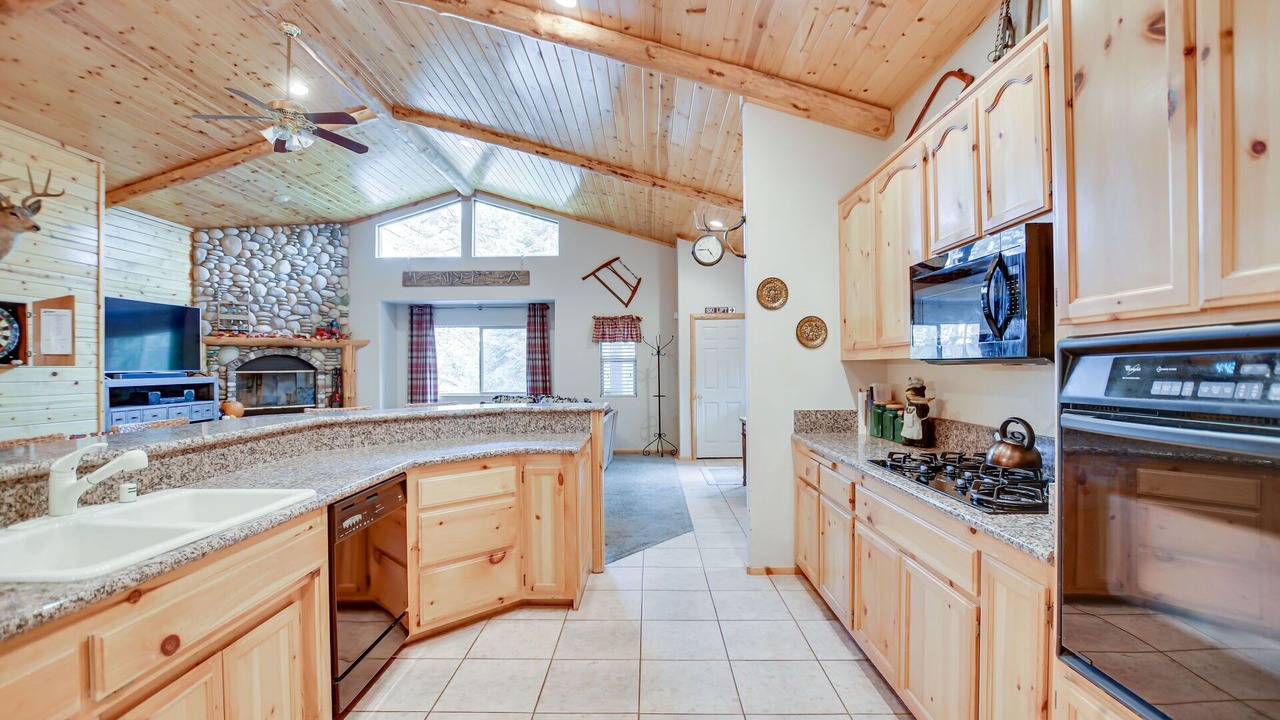 Photo of Kitchen in Big Bear Lake