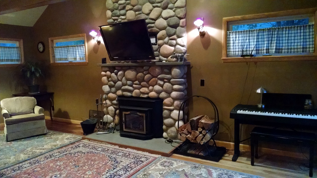 Photo of Livingroom in Town of Torrey