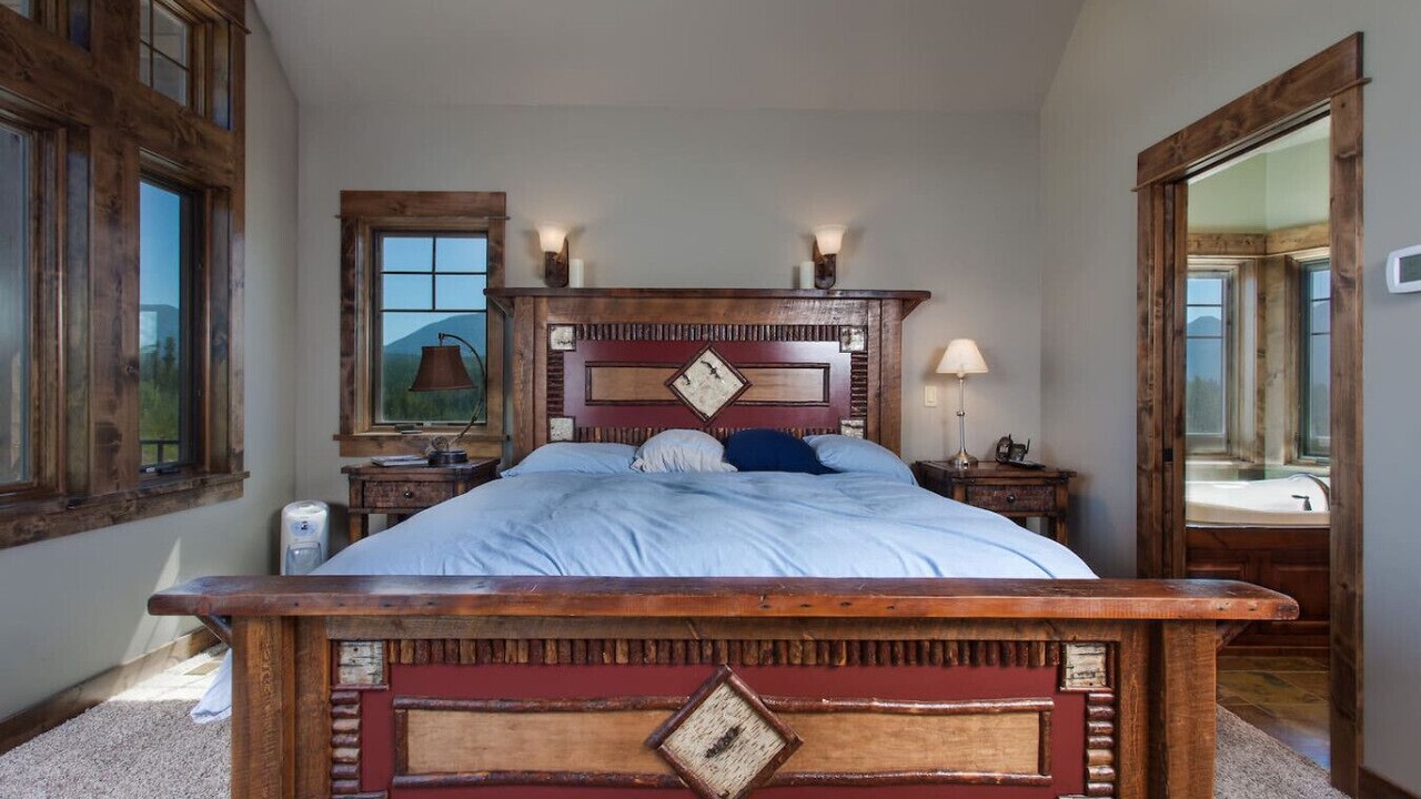 Photo of Bedroom in West Glacier
