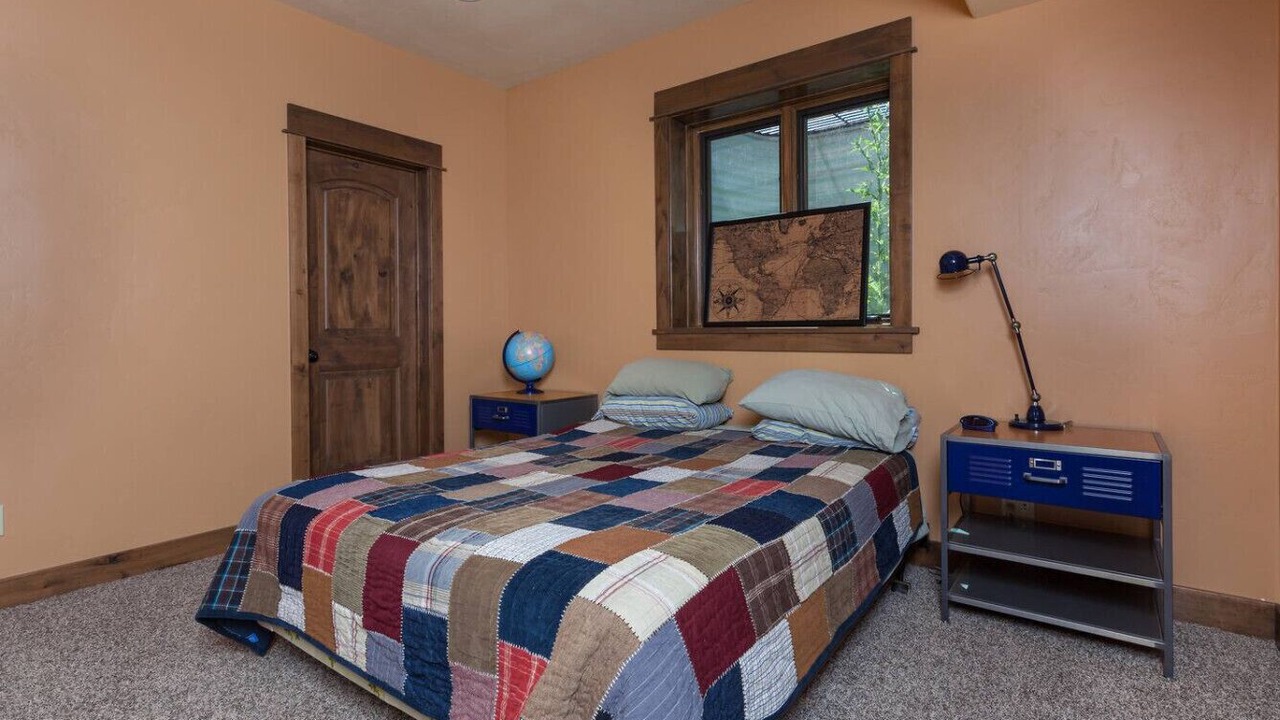 Photo of Bedroom in West Glacier