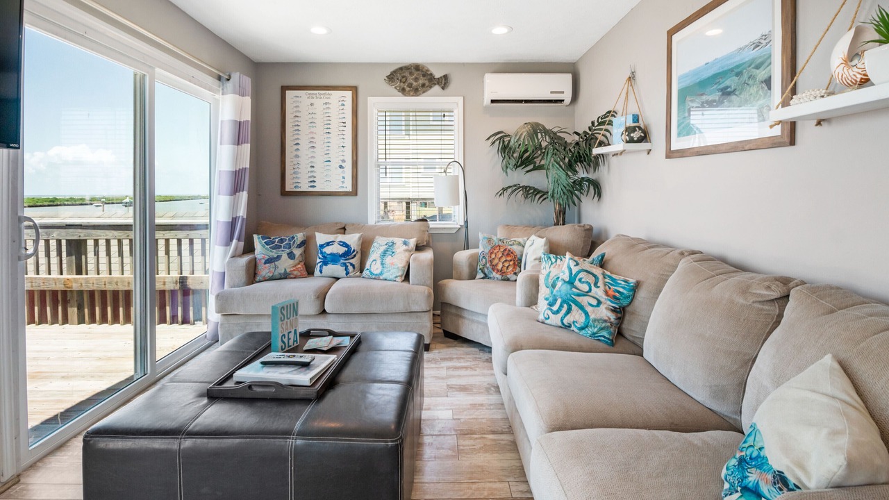 Photo of Livingroom in Cedar Lane