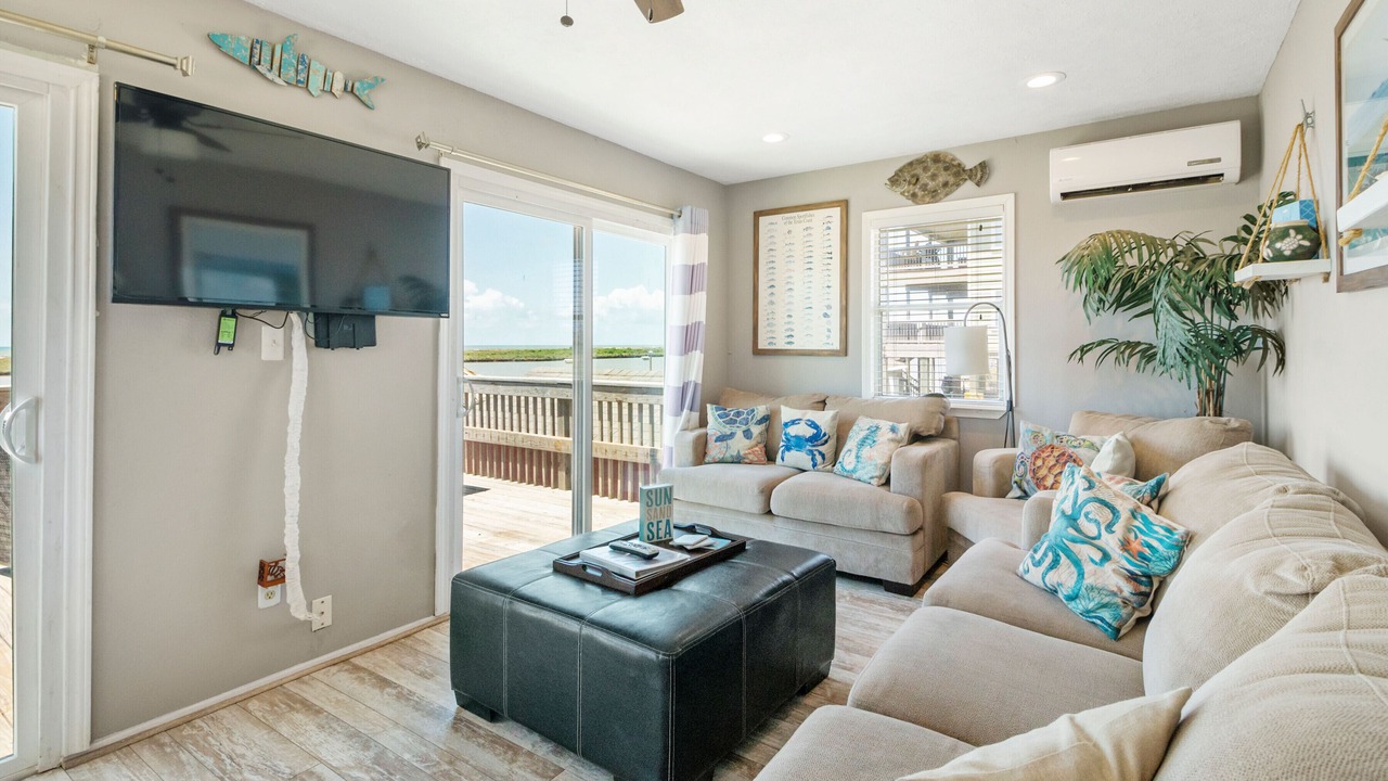 Photo of Livingroom in Cedar Lane