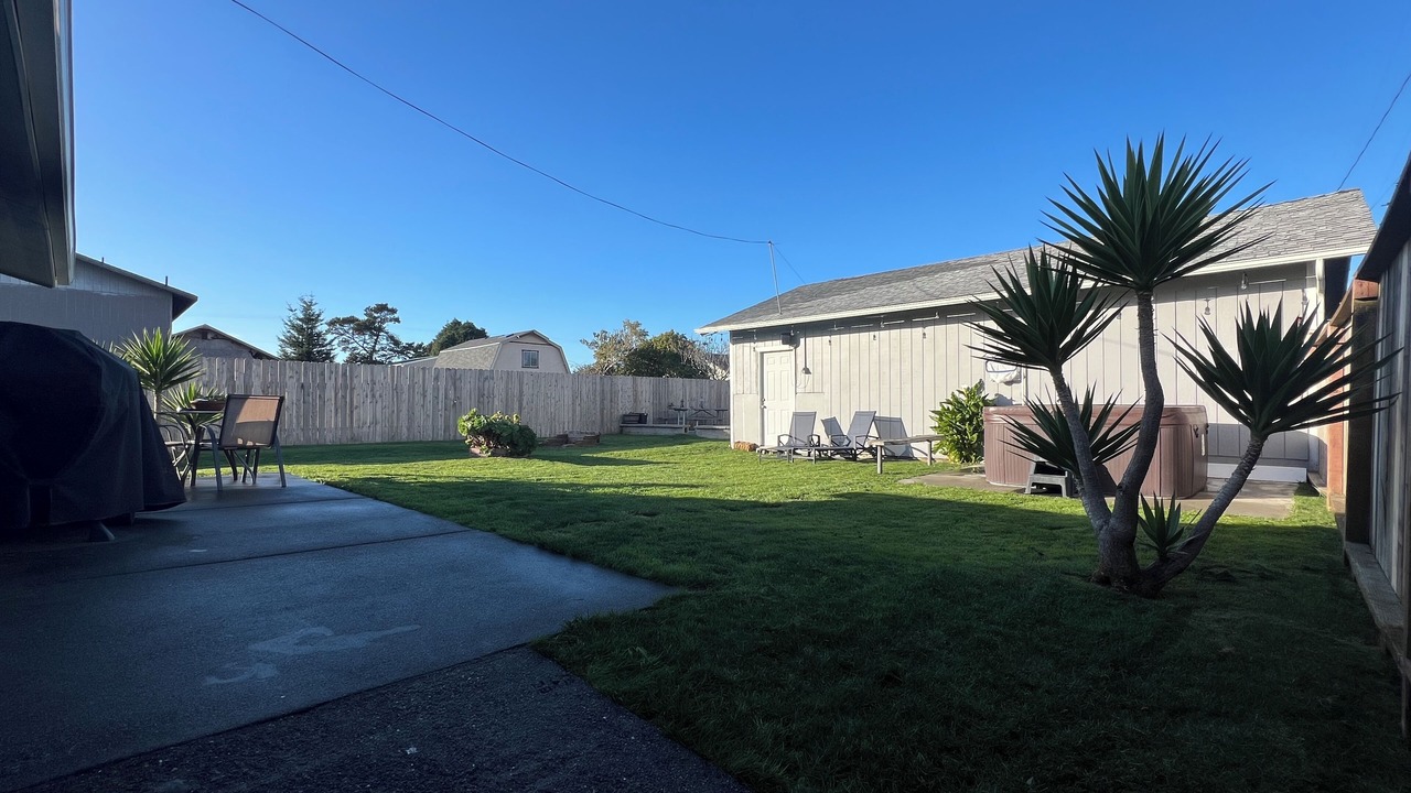 Photo of Patio Balcony in Crescent City North