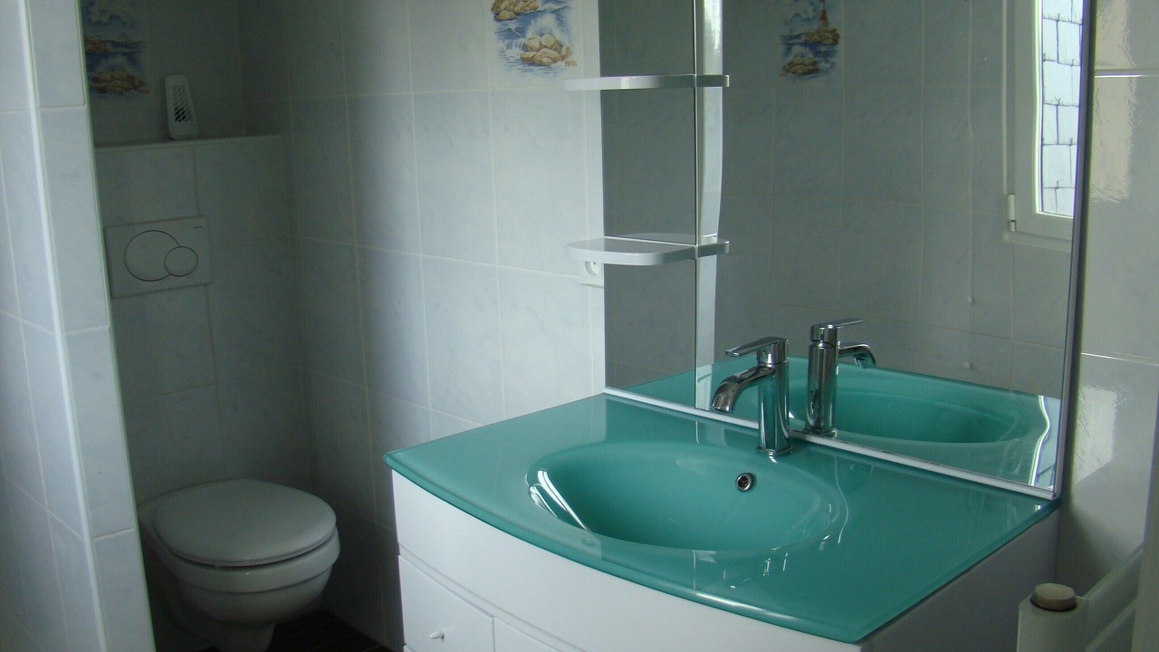 Photo of Bathroom in Ploudalmezeau