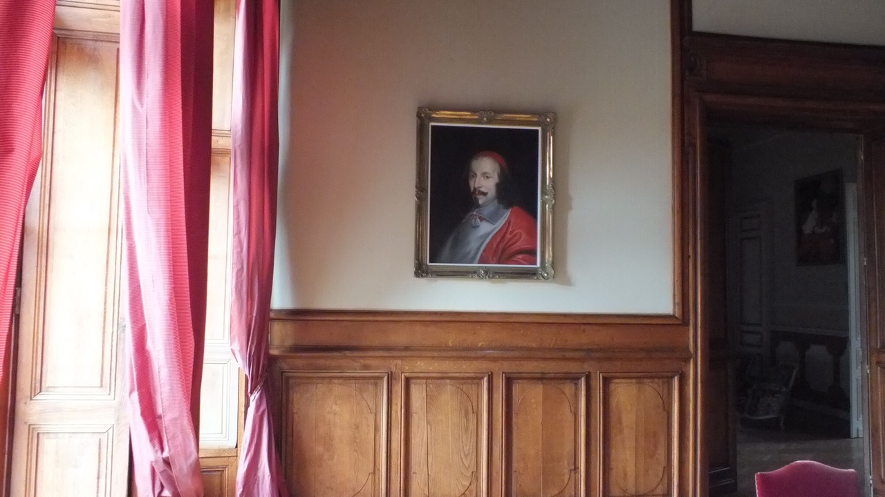 Photo of Others in Bourg-dIre