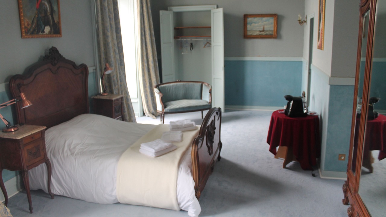 Photo of Bedroom in Bourg-dIre
