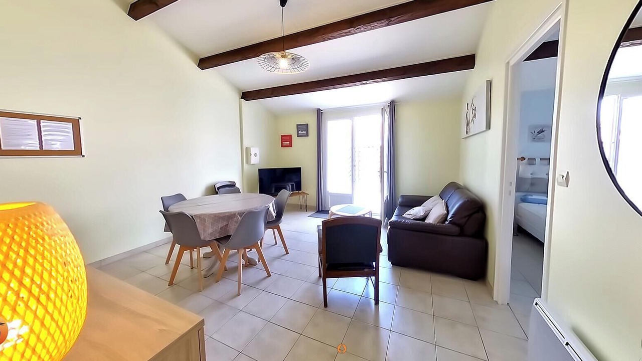 Photo of Livingroom in Angles