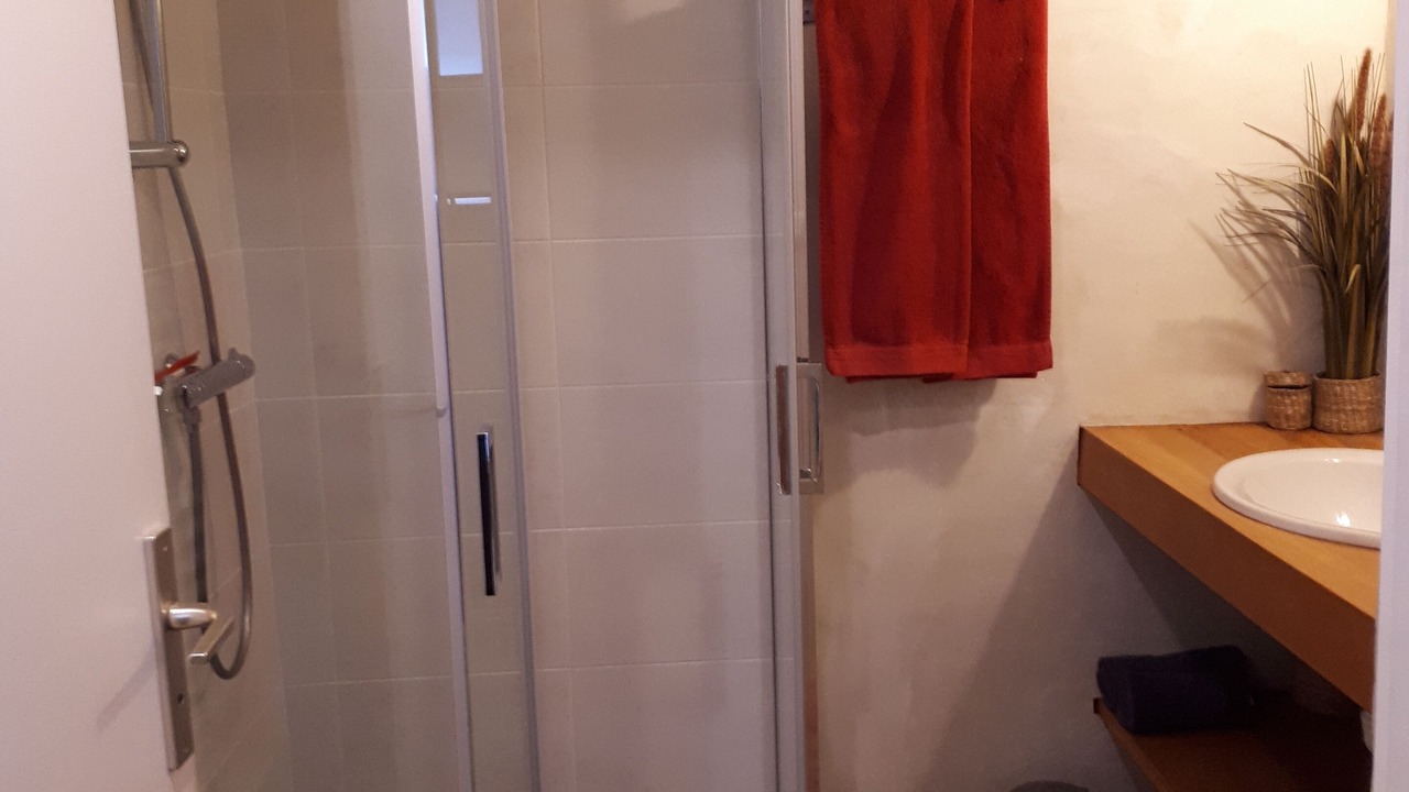 Photo of Bathroom in Saint-Laurent-sur-Mer