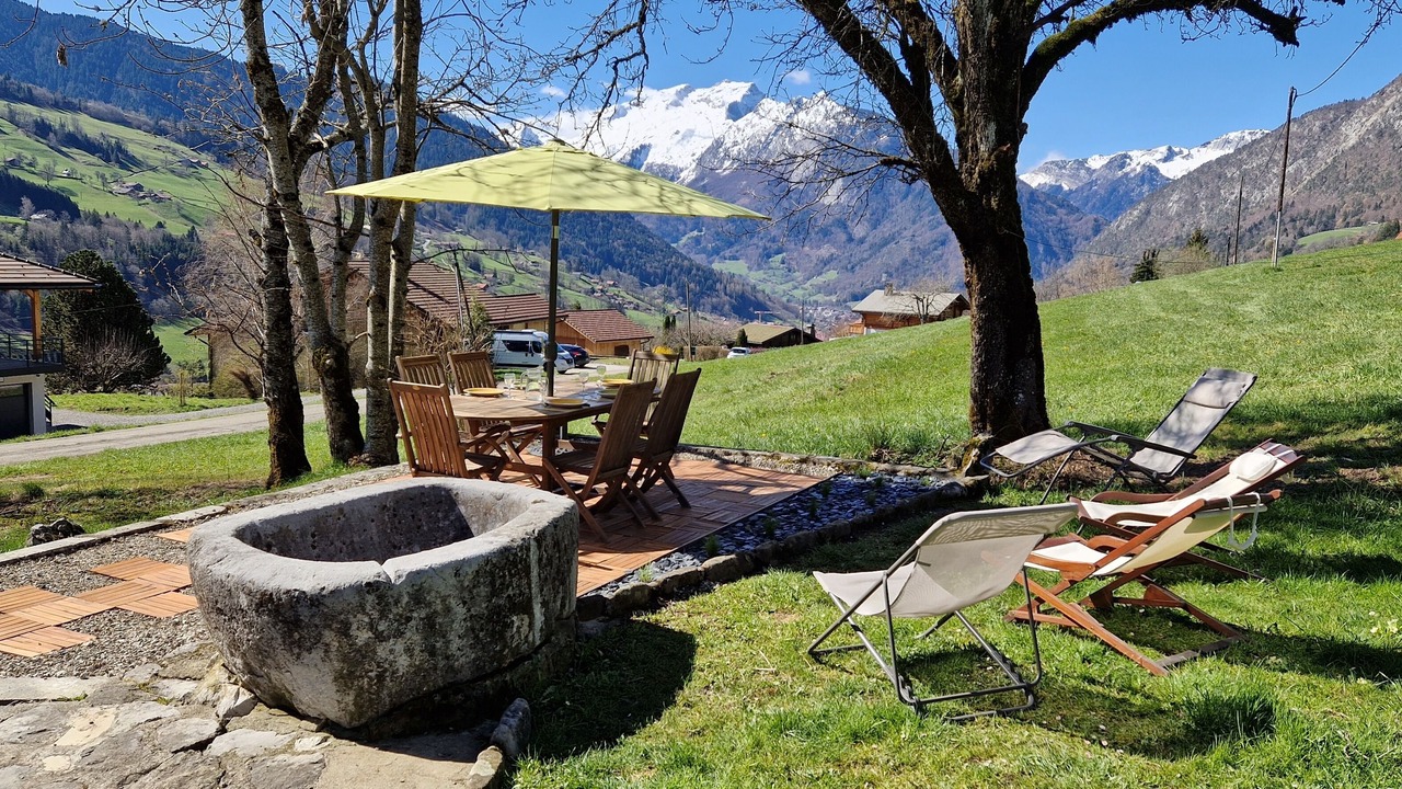 Photo of Outdoor in Thones