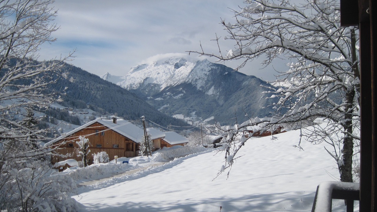 Photo of Outdoor in Thones