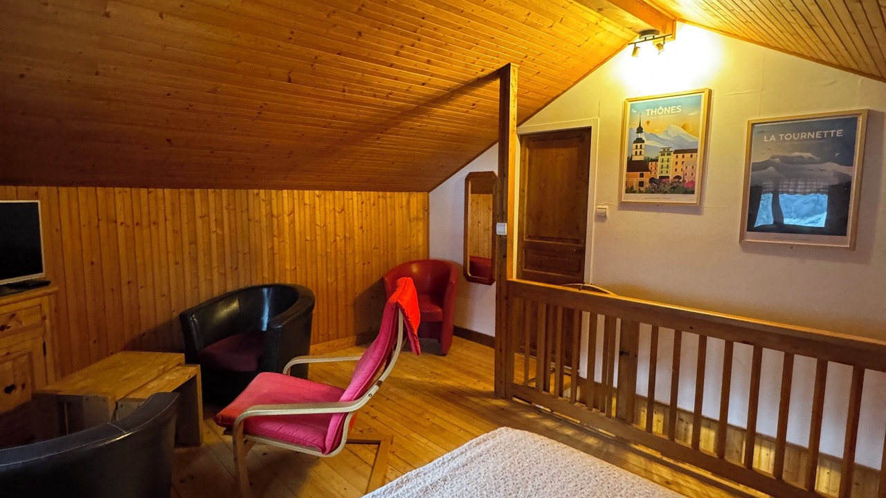 Photo of Bedroom in Thones