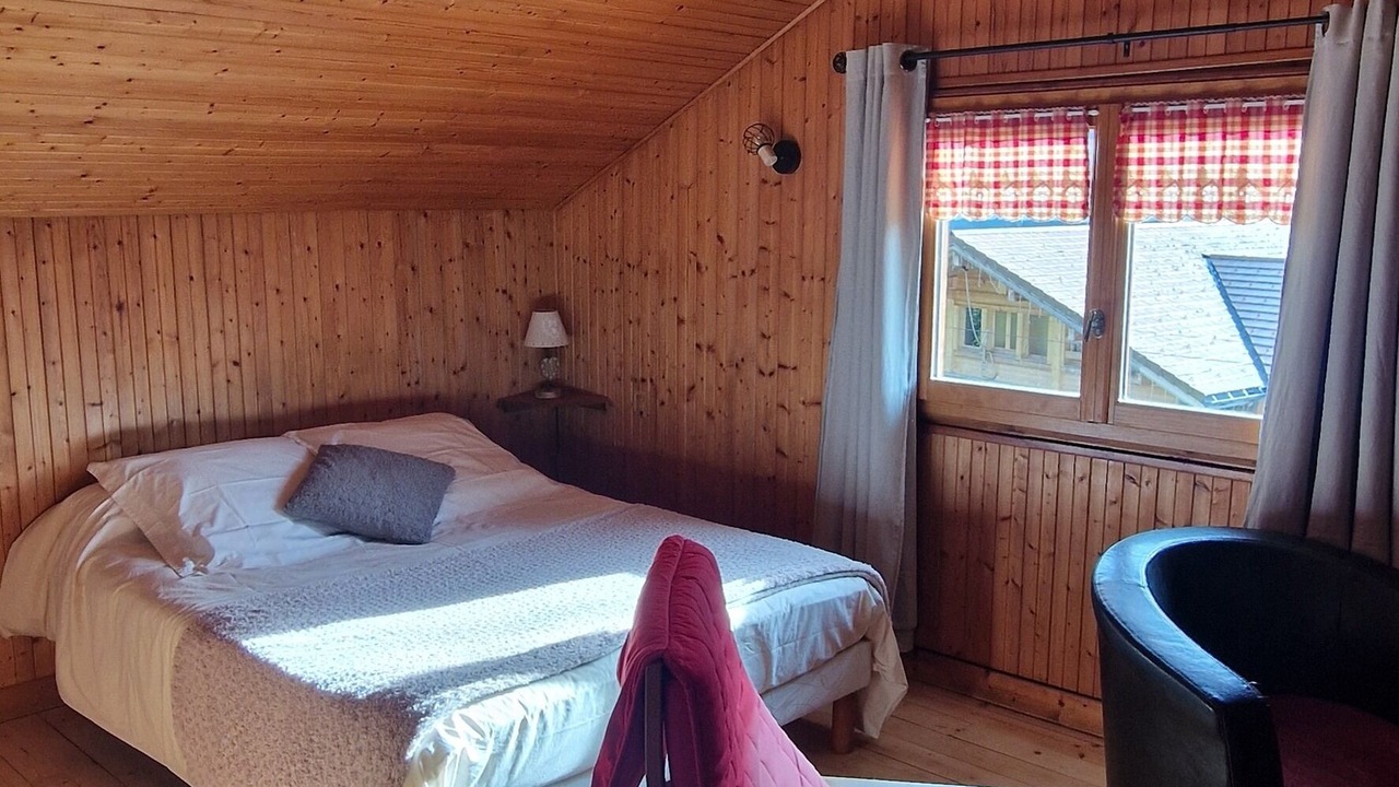 Photo of Bedroom in Thones