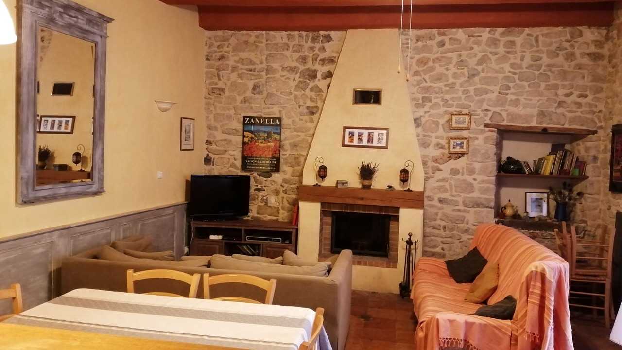 Photo of Livingroom in Saint-Remeze