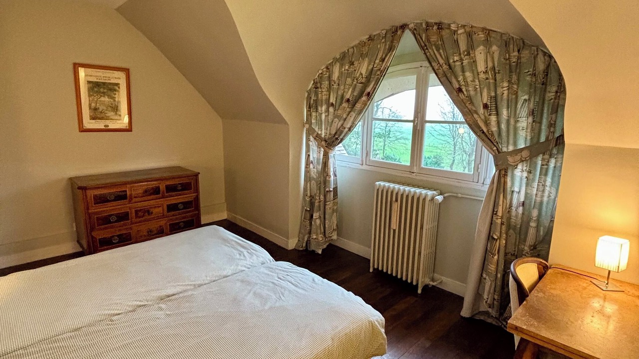 Photo of Bedroom in Neville