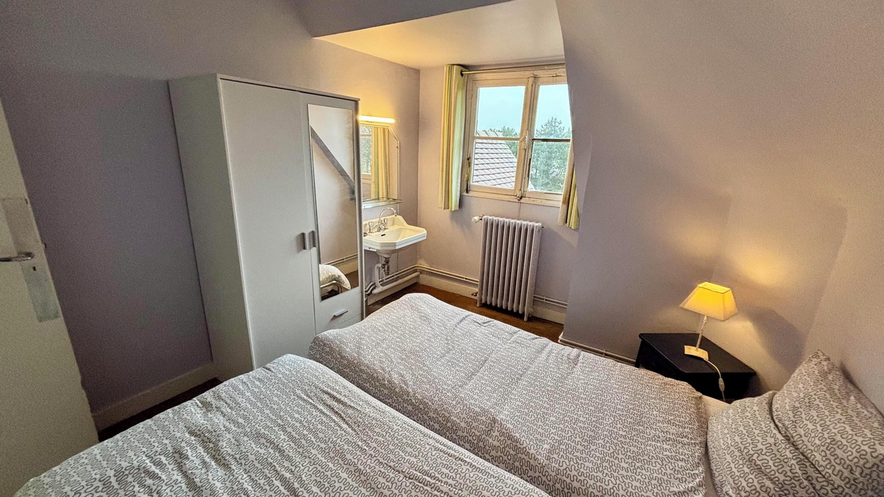 Photo of Bedroom in Neville