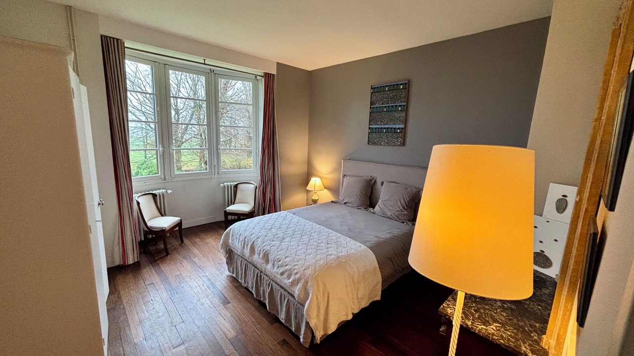 Photo of Bedroom in Neville