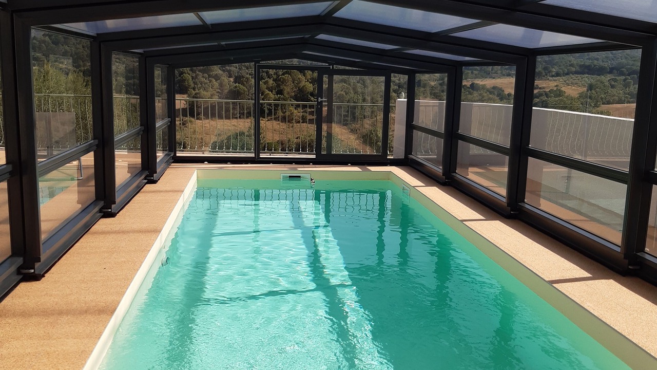 Photo of Outdoor in Montirat