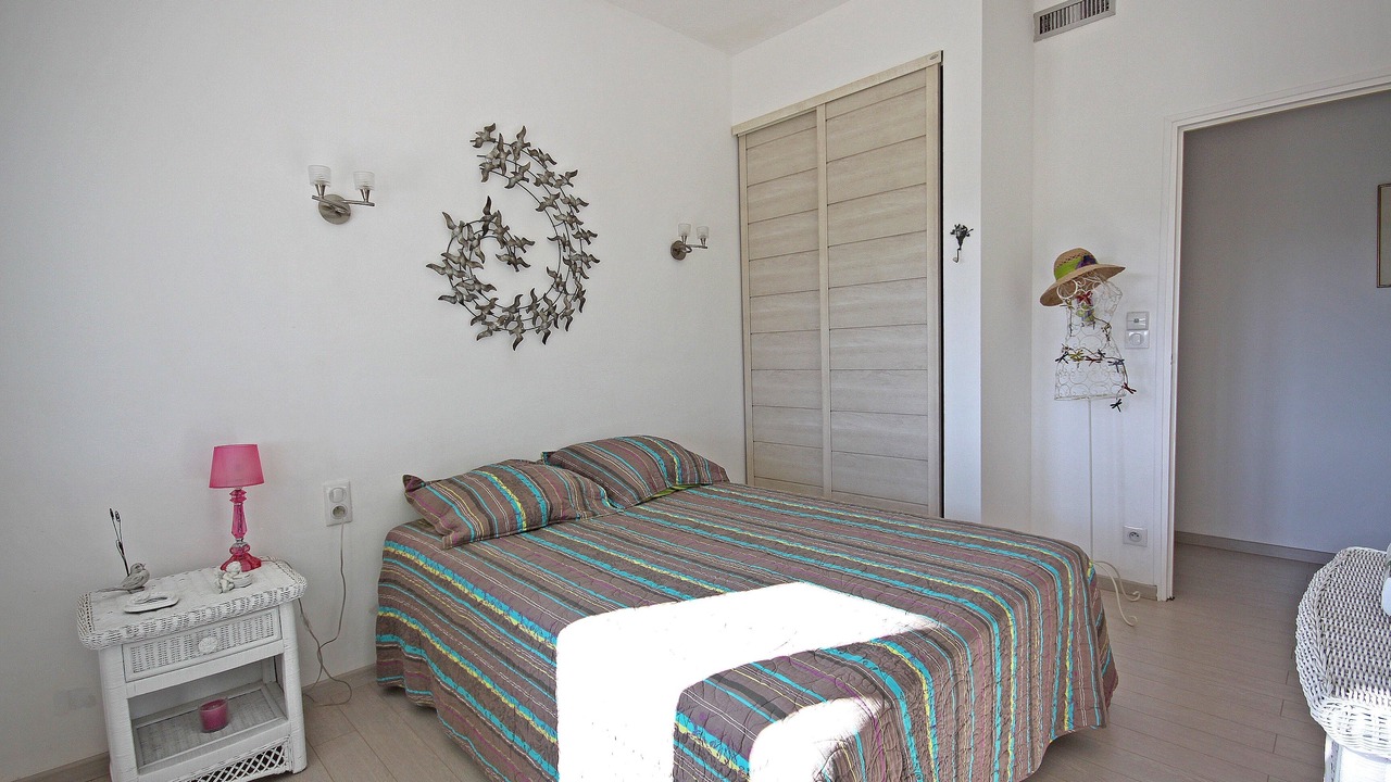 Photo of Bedroom in Montirat