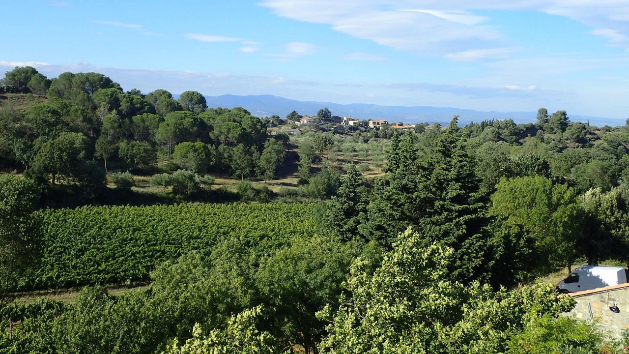 Photo of Outdoor in Montirat