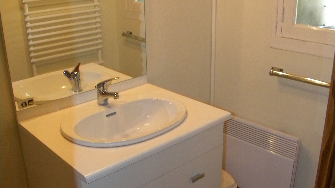 Photo of Bathroom in Castelnau-de-Brassac