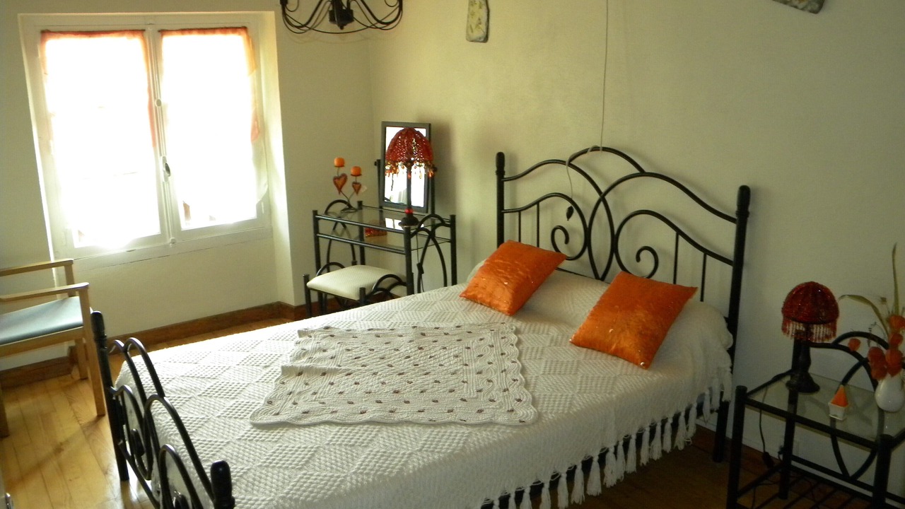 Photo of Bedroom in Castelnau-de-Brassac