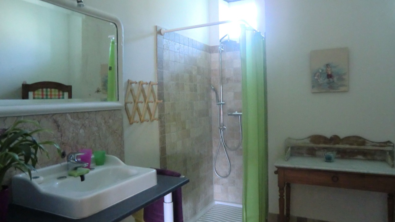 Photo of Bathroom in Saint-Papoul