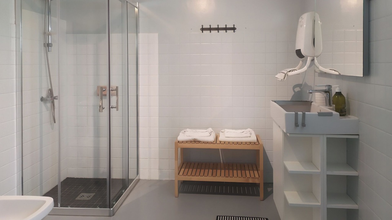 Photo of Bathroom in La Chapelle-sur-Loire