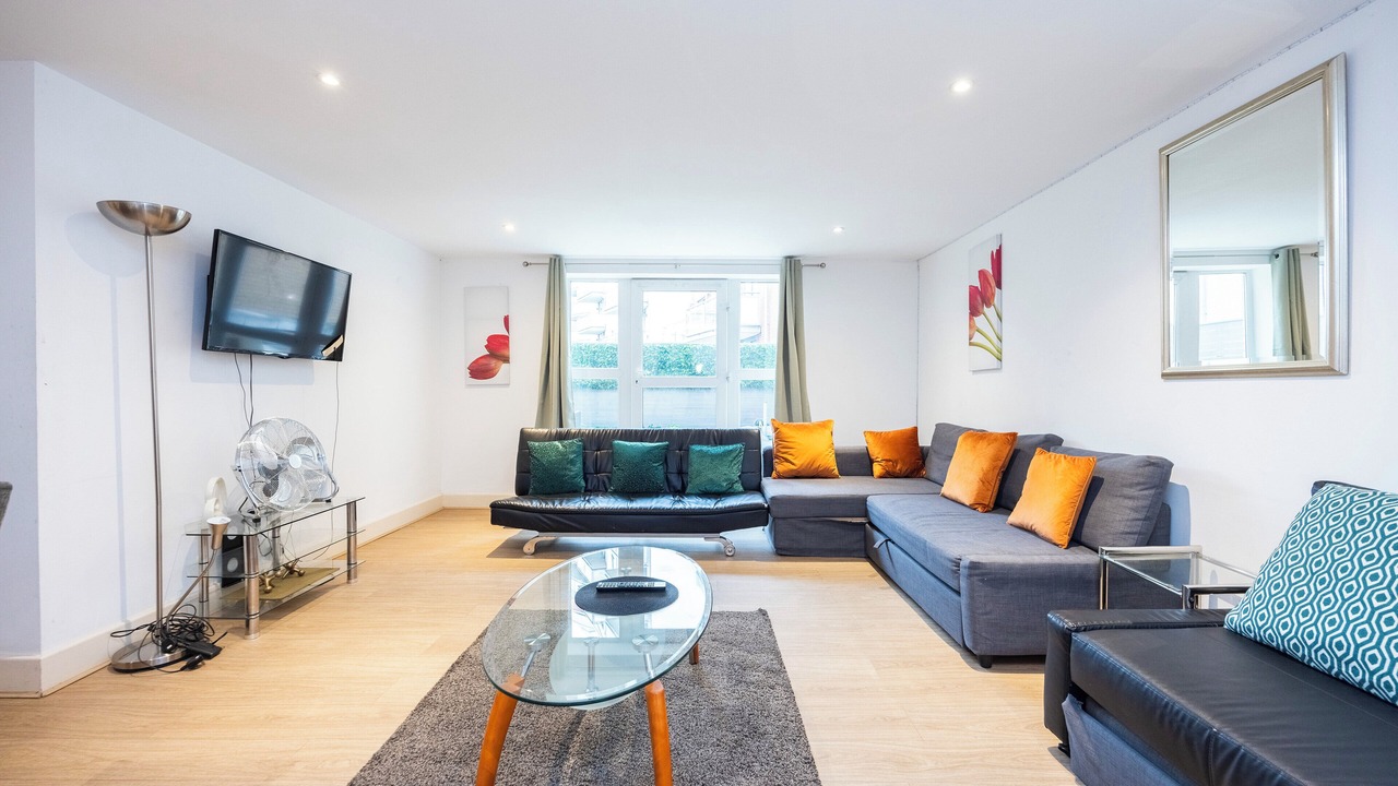 Photo of Livingroom in Limehouse