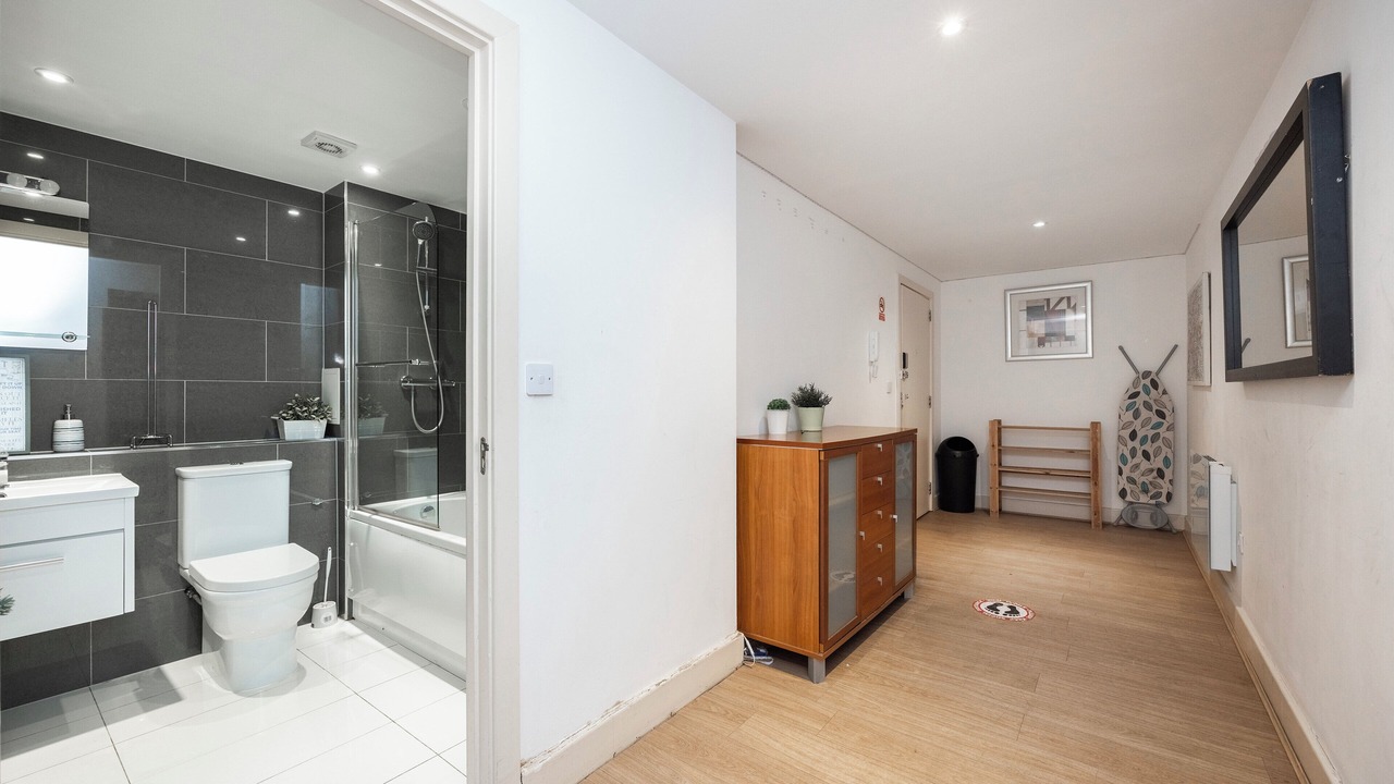 Photo of Bathroom in Limehouse