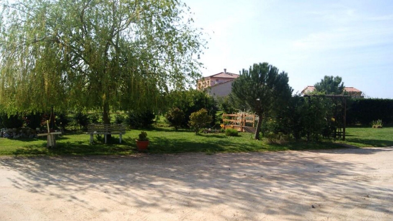Photo of Outdoor in Montans