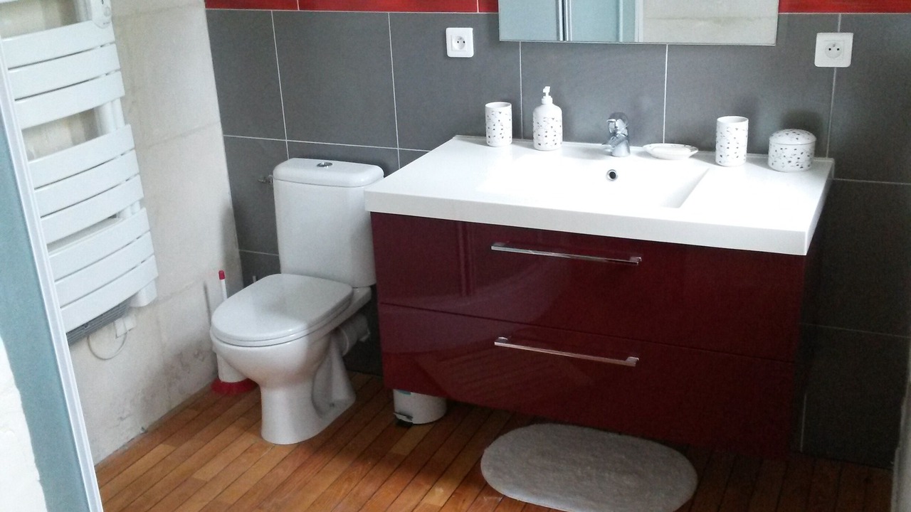 Photo of Bathroom in Saint-Contest