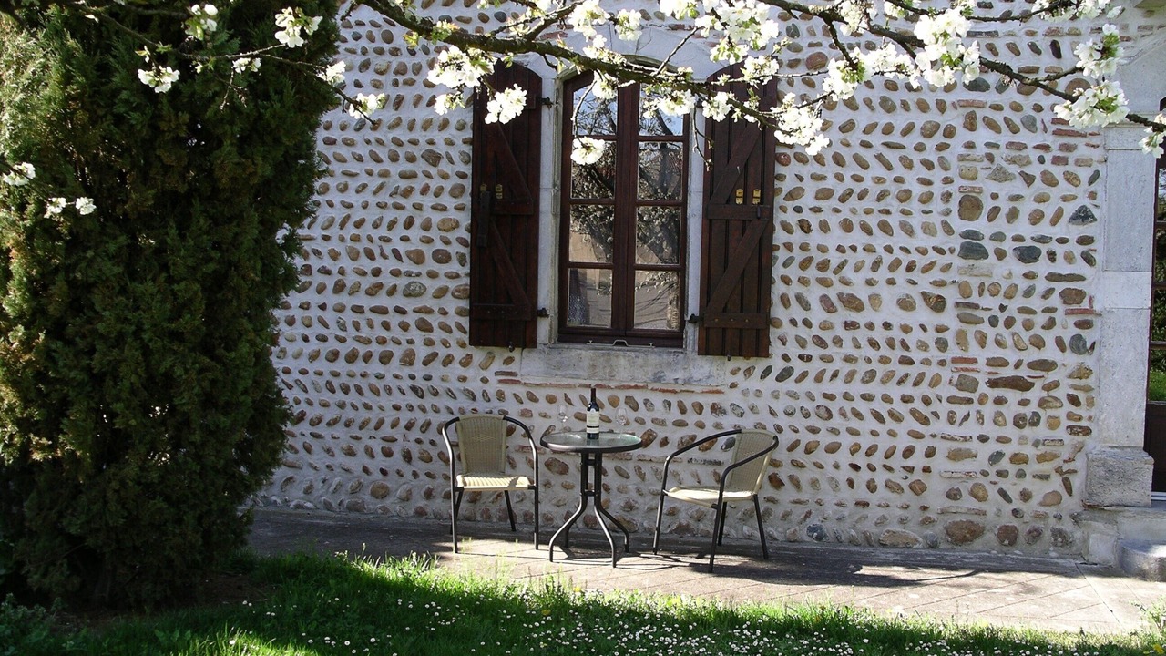 Photo of Others in Caixon